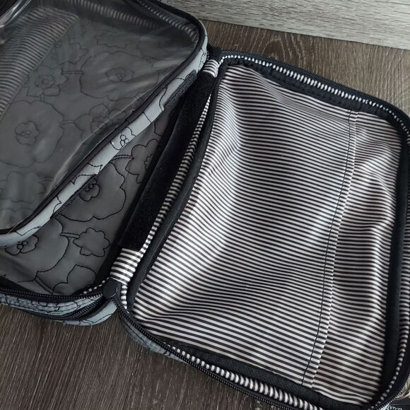 Thirty One Gray Quilted Poppy Double Zip Cosmetic Bag Organizer Travel Tote - Picture 5 of 8